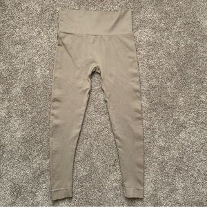 SET ACTIVE Women’s Beige Cream Nude Athleisure Workout Leggings Small 24x22